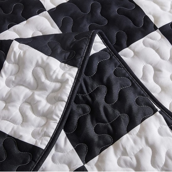 Checkered Quilt Set Queen Size Geometric Plaid/Grid Pattern - Picture 4 of 7